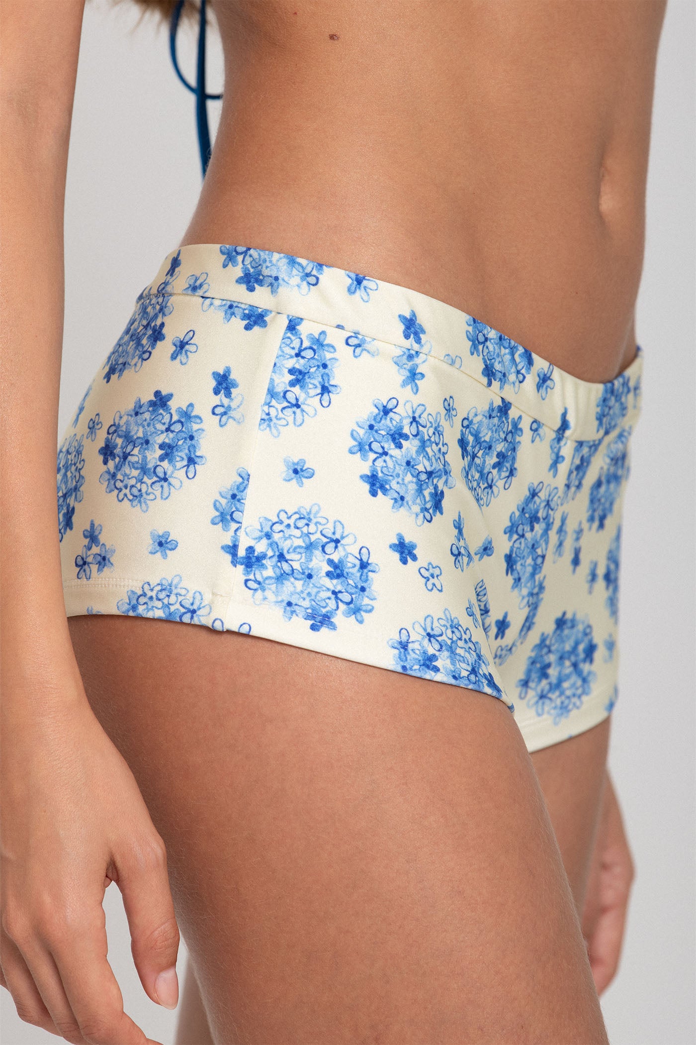 SIENNA SHORTS (AFTERNOON TEA)