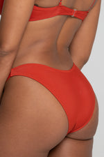 Lola Bottom (Ruby)