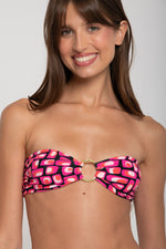 Hana Top (On The Rocks)